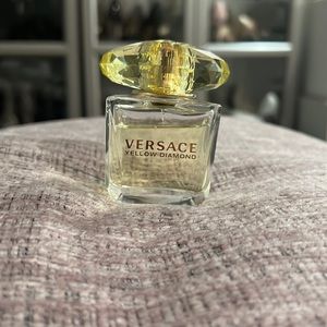 Versace Yellow Diamond 1.0 fl oz Women’s Perfume